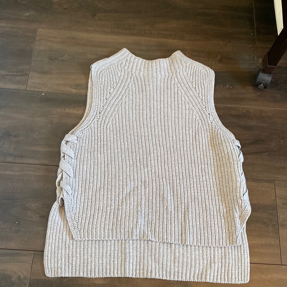 Knit vest